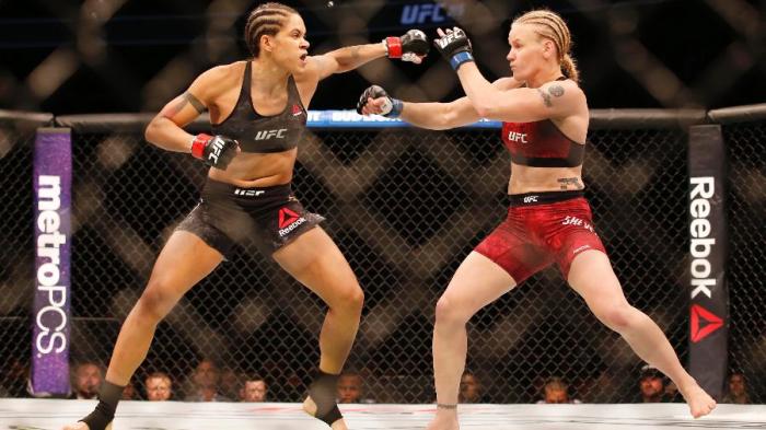 brasileira-amanda-nunes-a-esquerda-enfrenta-valentina-shevchenko-pelo-ufc-215-1505020319877_v2_900x506